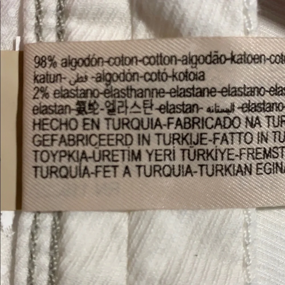 NWOT. Massimo Dutti White Trousers. Size 40.